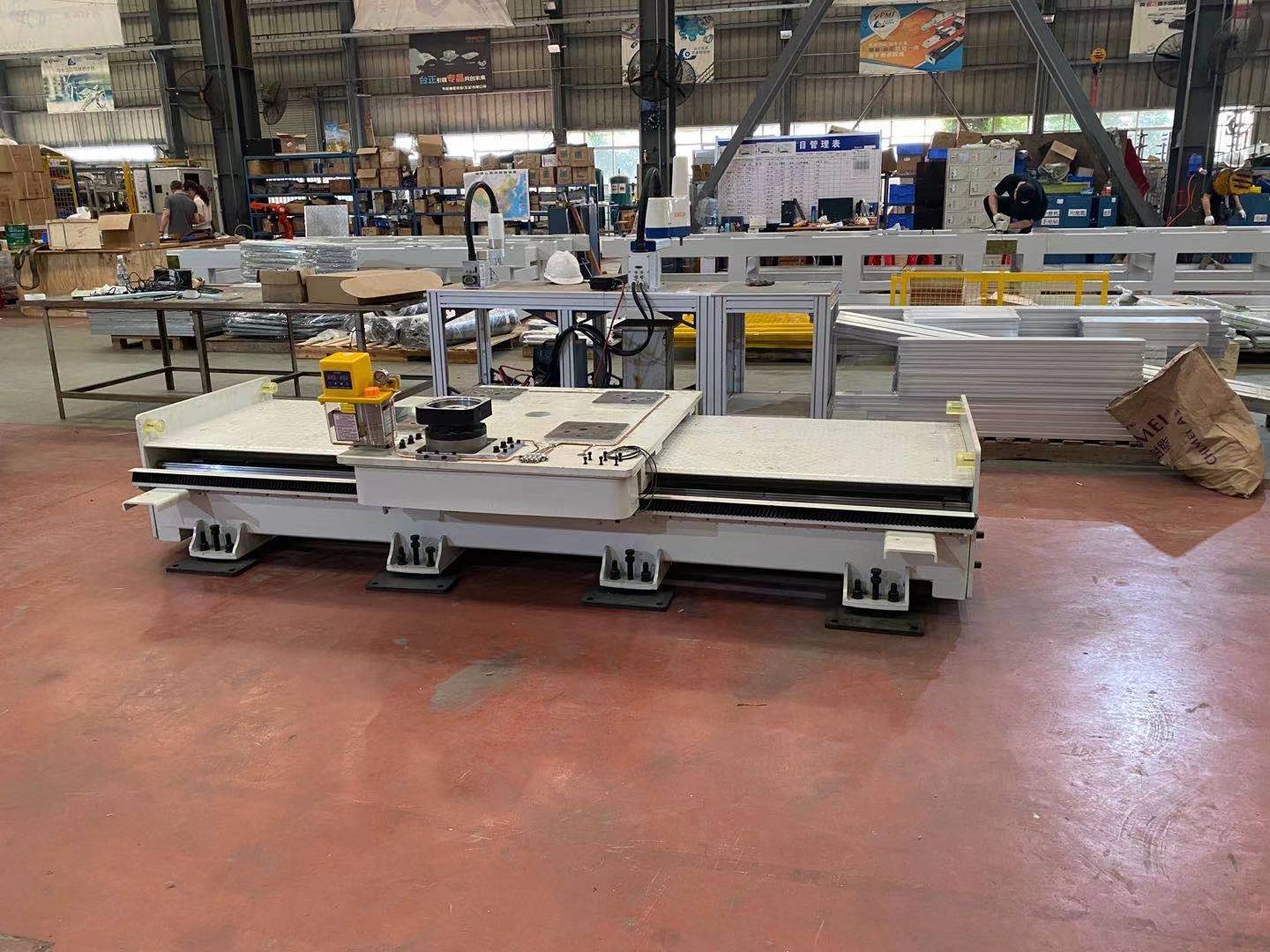 全封闭机器人地轨